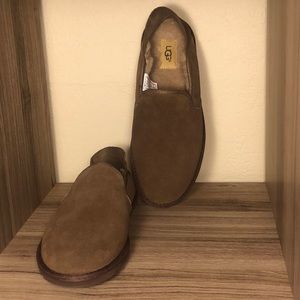 New Men’s UGG Cooke Loafer Slippers Dark Chestnut